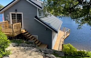 Kawartha Luxury Waterfront Home with Live-In Boathouse! - Fenelon Falls, Canada
