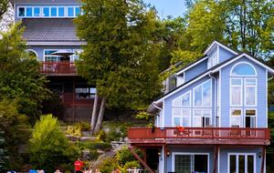 Kawartha Luxury Waterfront Home with Live-In Boathouse! - Fenelon Falls, Canada