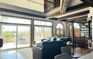 Kawartha Luxury Waterfront Home with Live-In Boathouse! - Fenelon Falls, Canada