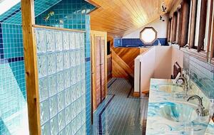 Kawartha Luxury Waterfront Home with Live-In Boathouse! - Fenelon Falls, Canada