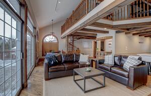 Kawartha Luxury Waterfront Home with Live-In Boathouse! - Fenelon Falls, Canada