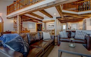 Kawartha Luxury Waterfront Home with Live-In Boathouse! - Fenelon Falls, Canada