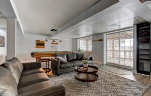 Kawartha Luxury Waterfront Home with Live-In Boathouse! - Fenelon Falls, Canada