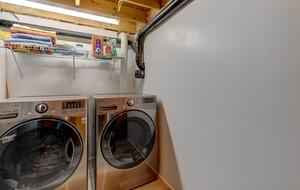 Kawartha Luxury Waterfront Home with Live-In Boathouse! - Fenelon Falls, Canada