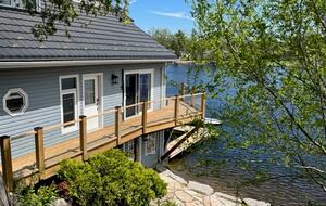 Kawartha Luxury Waterfront Home with Live-In Boathouse! - Fenelon Falls, Canada