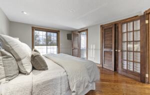 Kawartha Luxury Waterfront Home with Live-In Boathouse! - Fenelon Falls, Canada