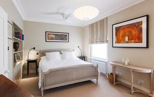 Holland Park Terraced House - London, United Kingdom