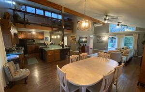 Waianae Retreat | Spacious 5 bedroom home + Cottage, with an open layout & AC - Waianae, Hawaii
