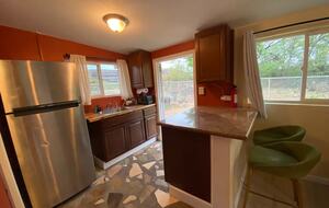 Waianae Retreat | Spacious 5 bedroom home + Cottage, with an open layout & AC - Waianae, Hawaii