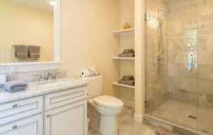 Exquisite Six-Bedroom Retreat in Nantucket Historic Downtown - Nantucket, Massachusetts