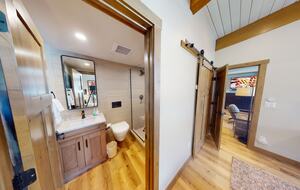 Modern Vail Condo - Slopeside and Loaded with Amenities - Vail, Colorado