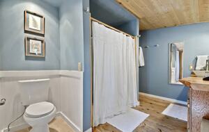 Serene Cabin in the Woods with Creek - Mosier, Oregon