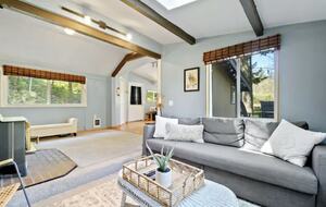 Serene Cabin in the Woods with Creek - Mosier, Oregon