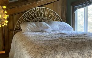 Serene Cabin in the Woods with Creek - Mosier, Oregon