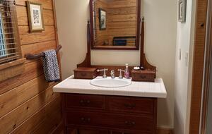 Master bath, tub and shower