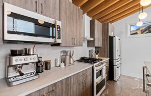 Espresso maker, drip coffee maker, bean grinder, tea kettle