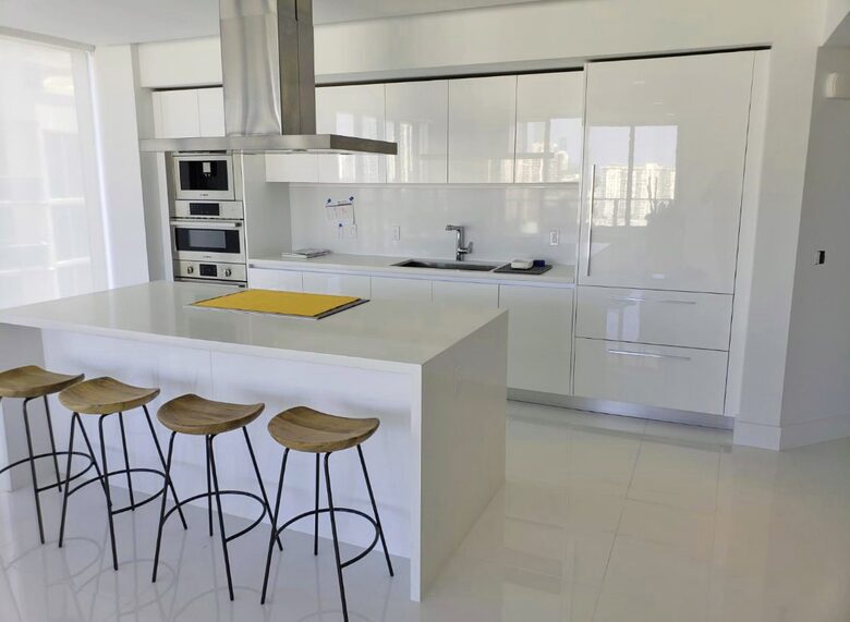 Sunny Isles Miami Beach - Miami, Florida