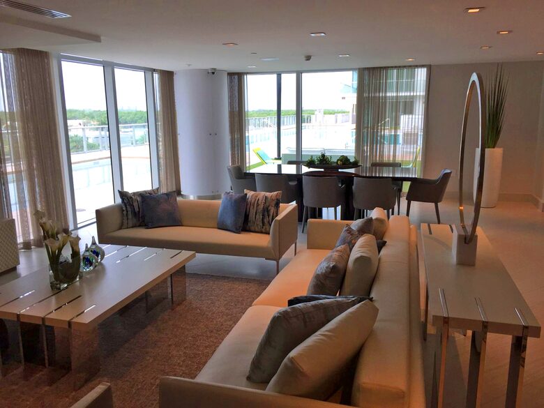 Sunny Isles Miami Beach - Miami, Florida