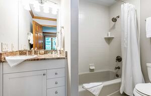 Mountain Modern Home with Private Hot Tub - Between Vail and Beaver Creek! - Avon, Colorado