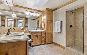 Mountain Modern Home with Private Hot Tub - Between Vail and Beaver Creek! - Avon, Colorado