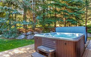 Mountain Modern Home with Private Hot Tub - Between Vail and Beaver Creek! - Avon, Colorado