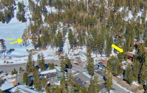 Mammoth Mountain 4-Bedroom (sleeps 10) just steps from Canyon Lodge - Ski back to the house! Renovated space with stocked kitchen. - Mammoth Lakes, California