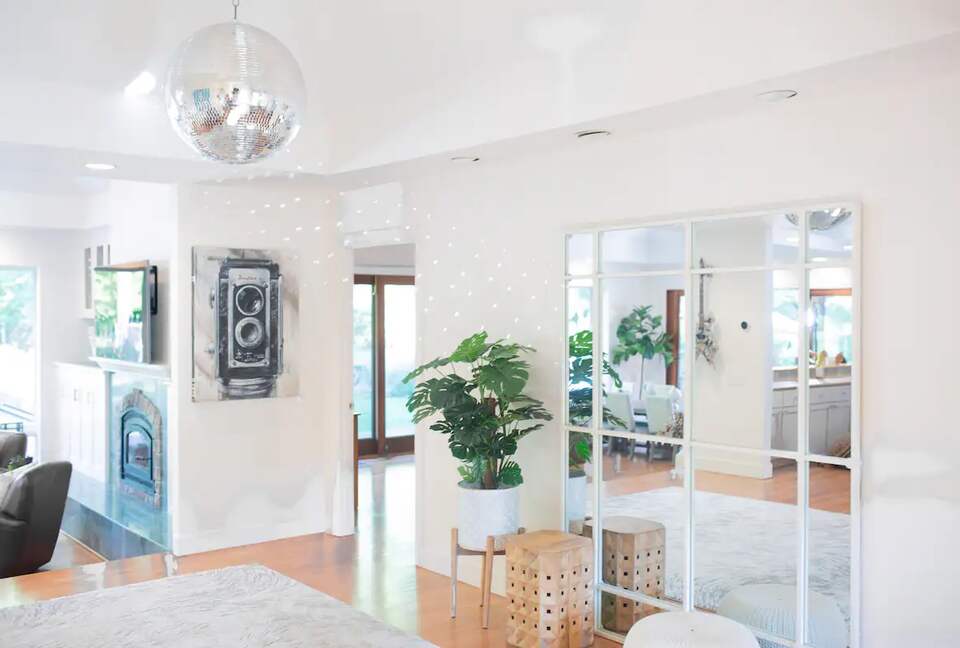 Sonoma Wine Country Estate - as seen on Emmy Award winning show Staycation! - Sebastopol, California