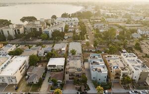 Pacific Beach Condo - 3 Bed & 3 Bath - San Diego, California
