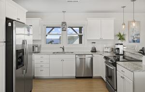 Bella Blue Beach Getaway - One Block to the Ocean! - Emerald Isle, North Carolina