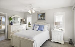 Bella Blue Beach Getaway - One Block to the Ocean! - Emerald Isle, North Carolina