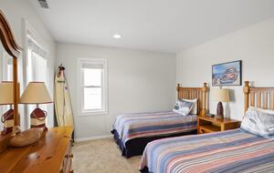 Bella Blue Beach Getaway - One Block to the Ocean! - Emerald Isle, North Carolina