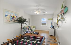 Bella Blue Beach Getaway - One Block to the Ocean! - Emerald Isle, North Carolina