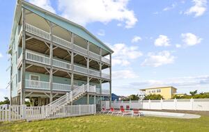 Bella Blue Beach Getaway - One Block to the Ocean! - Emerald Isle, North Carolina