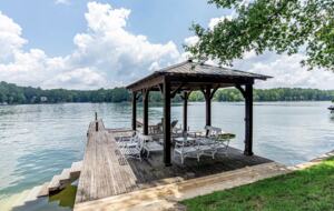 Lake Martin Retreat - Eclectic, Alabama