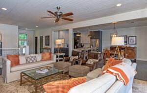 Lake Martin Retreat - Eclectic, Alabama