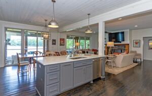 Lake Martin Retreat - Eclectic, Alabama