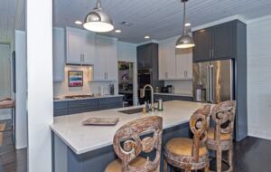 Lake Martin Retreat - Eclectic, Alabama