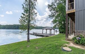 Lake Martin Retreat - Eclectic, Alabama