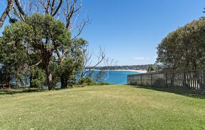 Backyard - perfect for cricket or relaxing