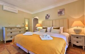 The Hideaways Club - La Retraite - Le Rouret, France