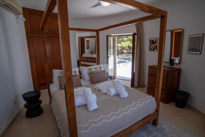 The Hideaways Club - Villa La Solana - Es Cubells, Spain