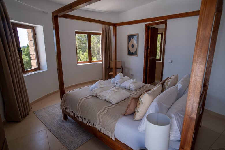 The Hideaways Club - Villa La Solana - Es Cubells, Spain