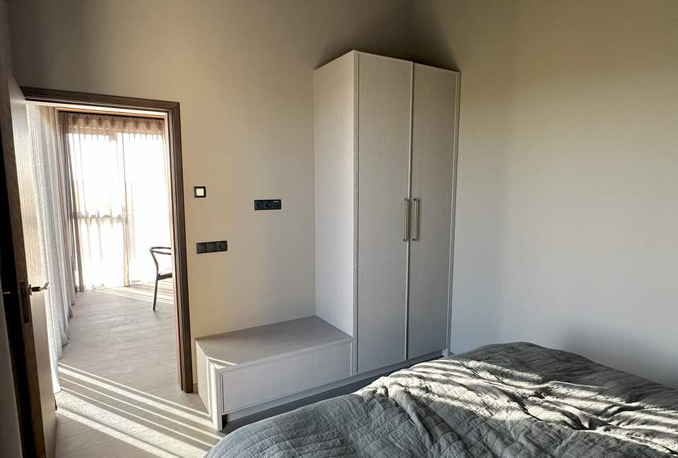 View room 2 (Seen to the main room)