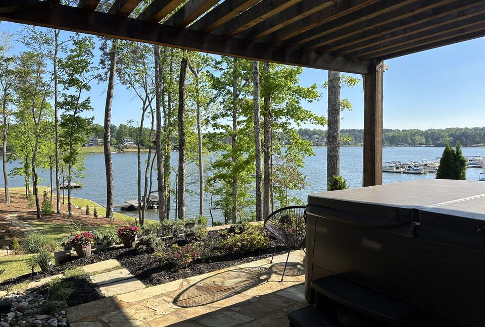Lakefront Getaway - Newnan, Georgia