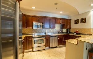 Emerald Grande at HarborWalk Village - 3 Bedroom - Destin, Florida