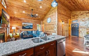 Mountain Escape in Heart of Maggie Valley - Maggie Valley, North Carolina