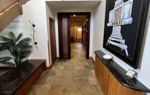 White Sand Beach Front Retreat - Haleiwa, Hawaii