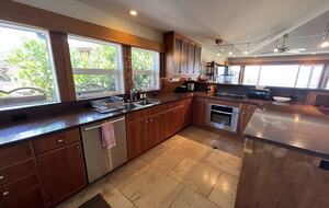 White Sand Beach Front Retreat - Haleiwa, Hawaii