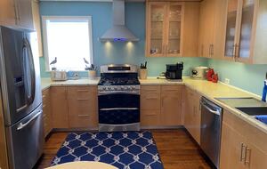 Waterfront Old Bay Cottage in Deltaville - Deltaville, Virginia