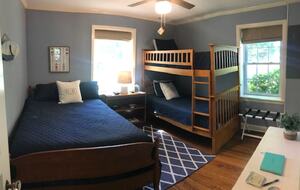 Waterfront Old Bay Cottage in Deltaville - Deltaville, Virginia